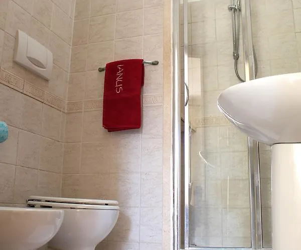 בית הארחה Ianus 4*